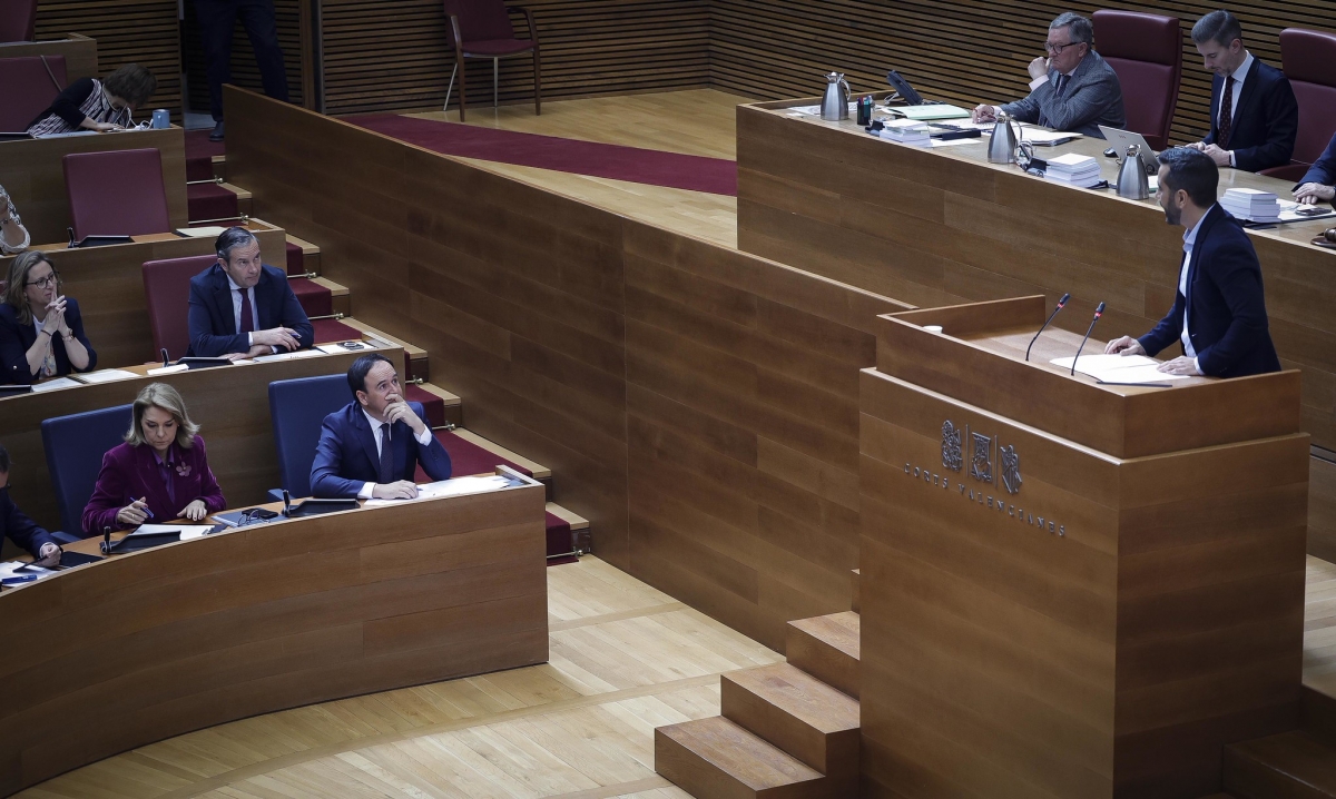 Ábalos, Camps, Begoña Gómez, Castedo y hasta Peter Lim... debate de 'altura' en Les Corts
