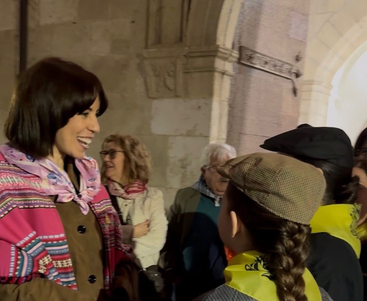 De buñuelos para los ministros a la videollamada con Illa y Collboni: Morant busca 'tirón' en redes sociales