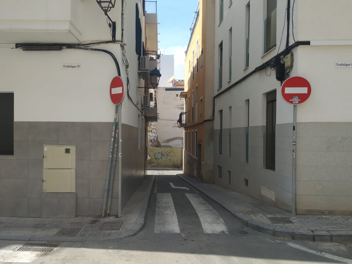 Cambios en la movilidad en el barrio de San Antón de Alicante: la calle Gloria se peatonaliza