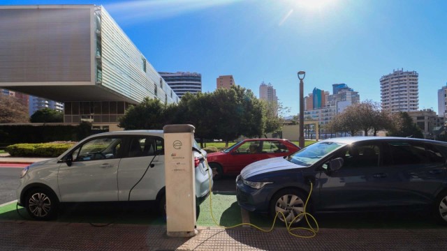 Benidorm adjudica a Elecnor el desarrollo del Plan de Movilidad Eléctrica por 530.000 euros