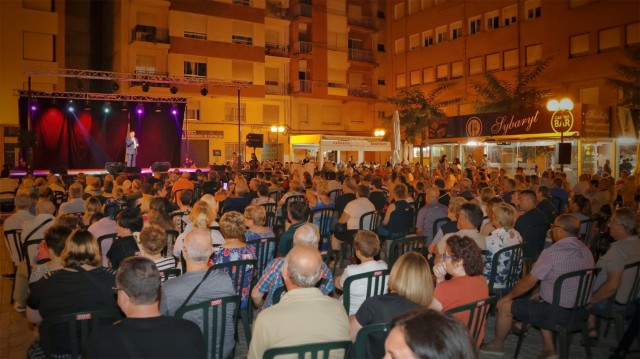 Onda rinde tributo a Manolo Escobar a través de un concierto único con centenares de asistentes