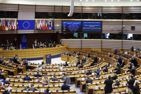 La UE alcanza un acuerdo para que el país donde se trabaja pague el desempleo