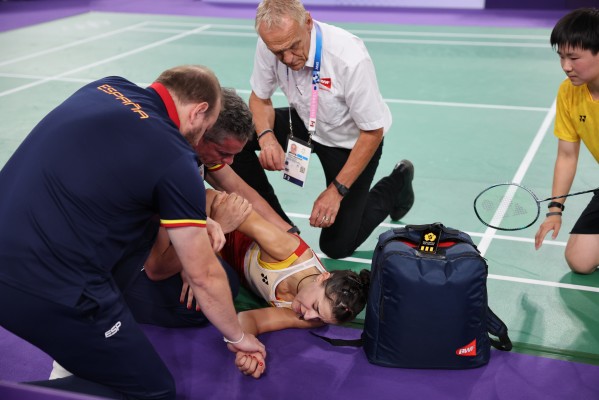 Carolina Marín se retira lesionada y se queda sin final en los Juegos Olímpicos de París
