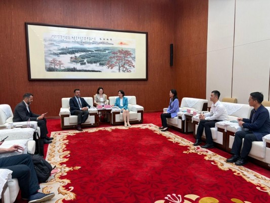 La delegación ilicitana ofrece en Guangzhou la ampliación del Parque Empresarial como oportunidad