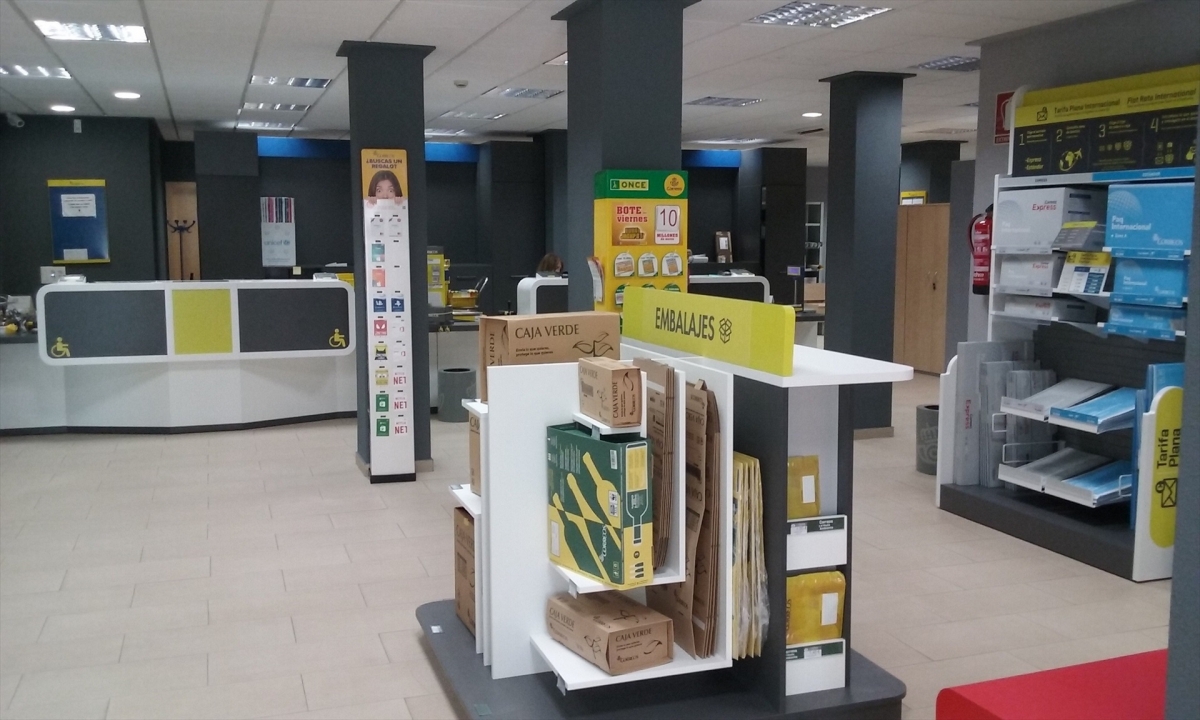 Estas son las 14 oficinas de Correos de la Región de Murcia donde se puede tramitar la regularización de inmigrantes