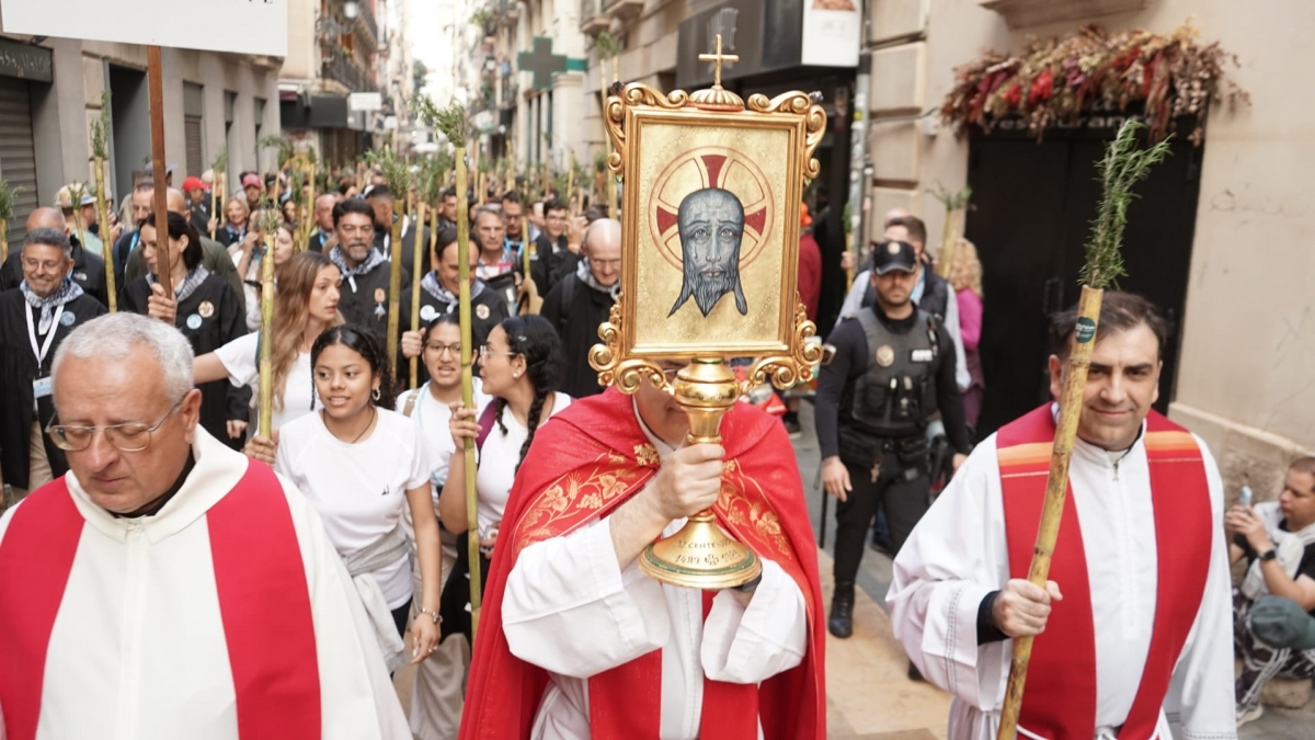 Salida de la romería de la Santa Faz en 2026. - Foto: MIGUEL ÁNGEL VALERO Salida de la romería de la Santa Faz en 2026.