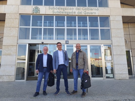 El Perelló, Sueca y Mareny de Barraquetes trasladan a Costas las necesidades del litoral ante la temporada estival