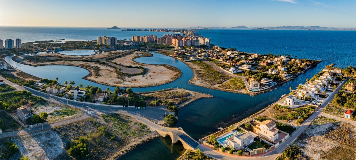 La 'pequeña Venecia' que sorprende en La Manga del Mar Menor: así es Veneziola fotografiada desde todos los ángulos