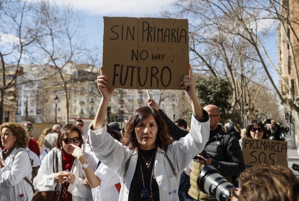Convocan a los médicos valencianos a una sentada y manifestación en València el 29 abril