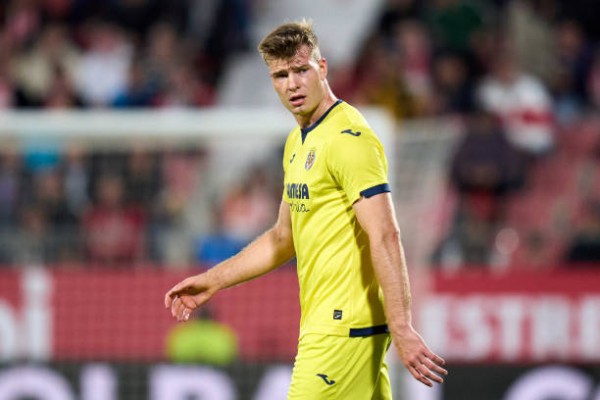 Alex Sorloth pasa revisión médica en Madrid tras el acuerdo entre el Villarreal y el Atlético