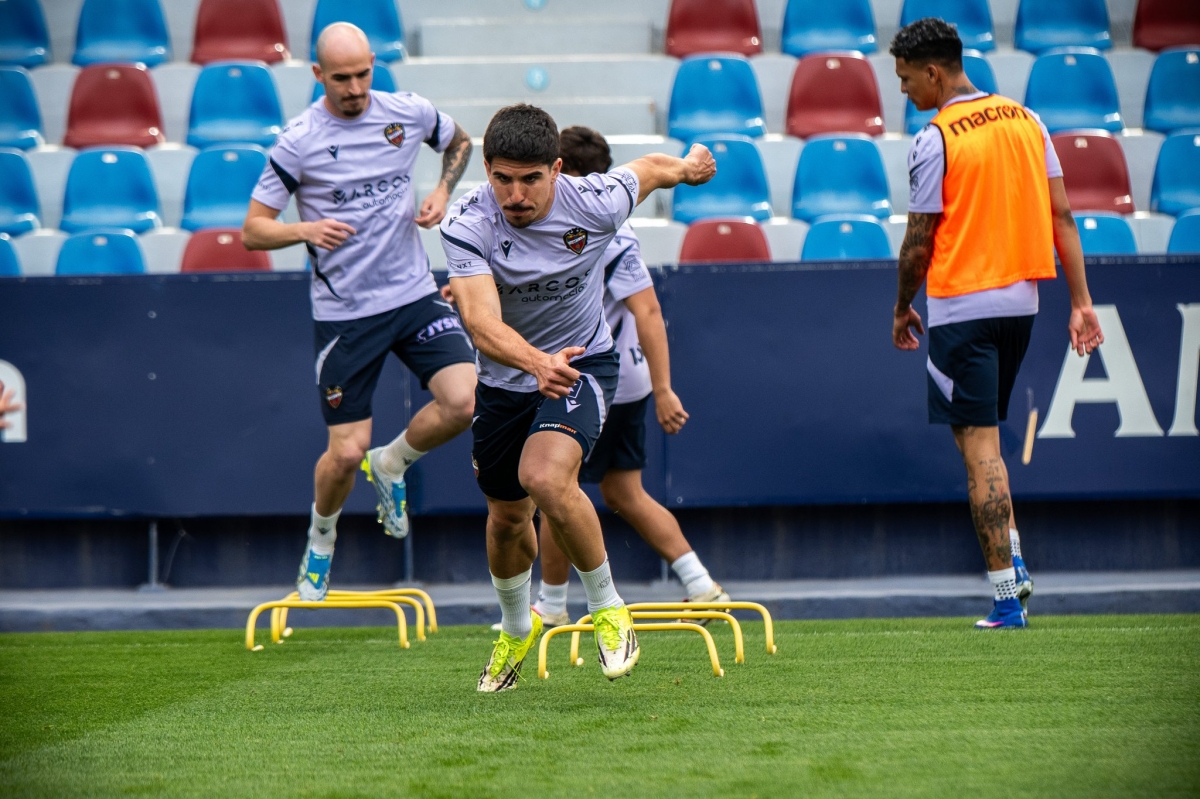 El Levante ya prepara el duelo ante el Sevilla, de momento sin Etta ni Pablo Martínez