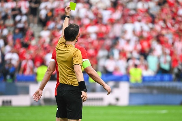 LaLiga impulsa la innovación en el fútbol con el estreno de la RefCam en la final de Copa, en colaboración con la RFEF