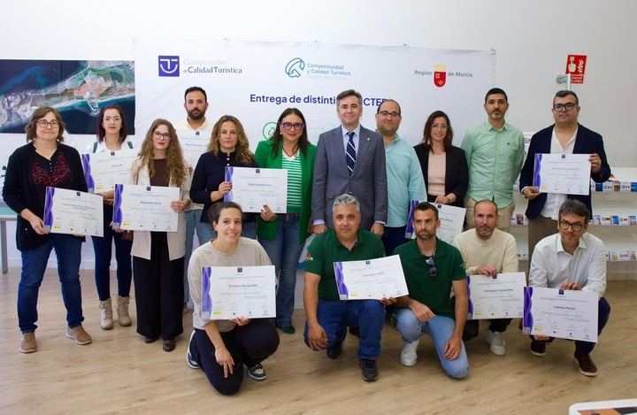San Pedro del Pinatar refuerza su apuesta por la calidad turística con 12 nuevas distinciones a empresas y servicios