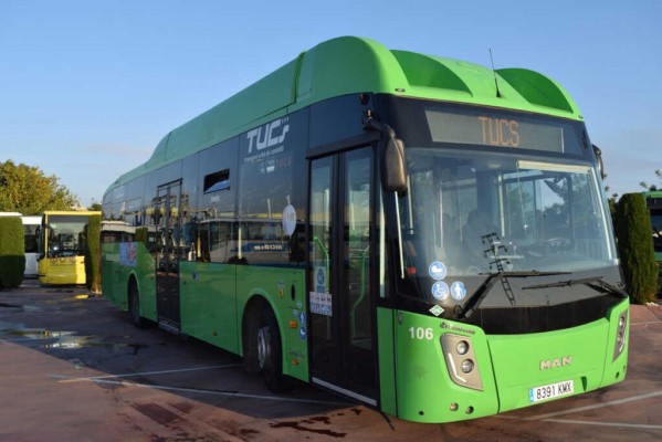 Castelló pone en marcha un servicio especial de buses para asistir al concierto de Fito y Fitipaldis