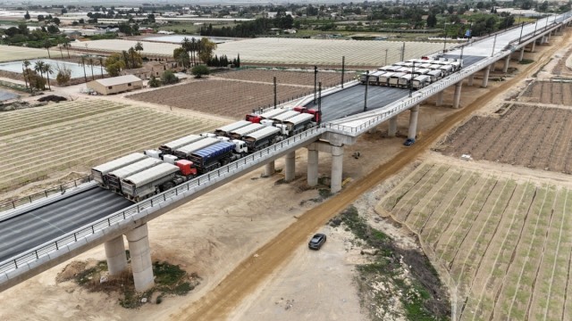 El ministro Puente muestra la 