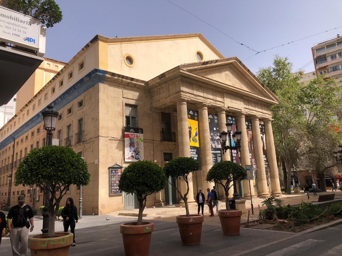 Pista libre para la reforma del Teatro Principal: Hacienda valida el contrato de su plan director