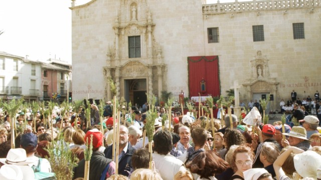 Los políticos reciben sus pecados en Santa Faz