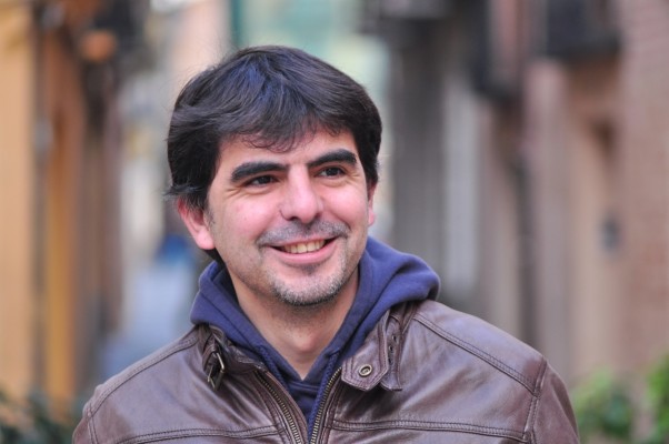 Joanjo Garcia: “Les conspiracions funcionen perquè ens permeten pertànyer i ens refugien del caos”