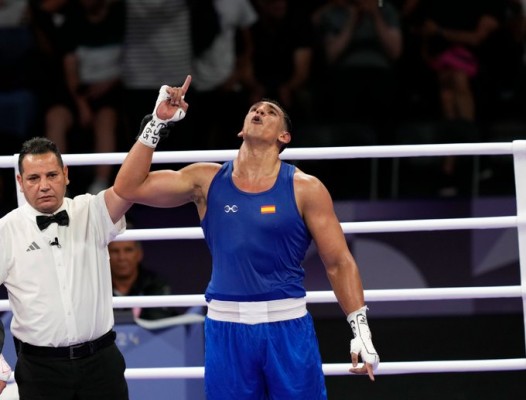 El boxeador español Ayoub Ghadfa supera los cuartos y se asegura medalla en +92 kilos