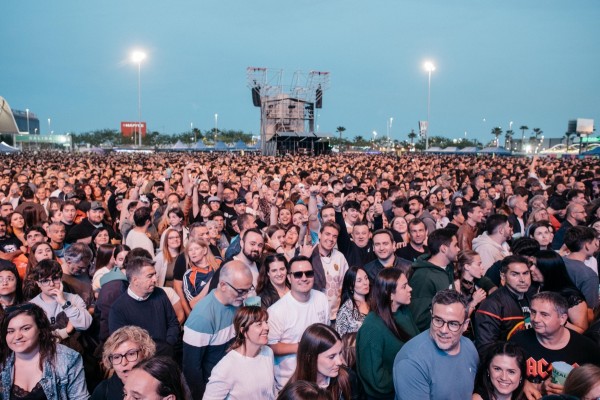 Fito & Fitipaldis hace vibrar a Castelló en un concierto ante más de 16.000 personas