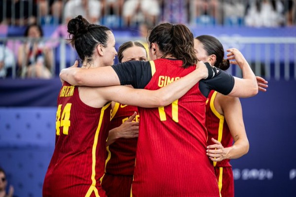 La valenciana Sandra Ygueravide acerca a España a semifinales 