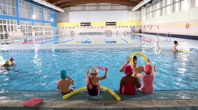 Arranca la renovación de la caldera de la piscina cubierta del polideportivo de Benimàmet