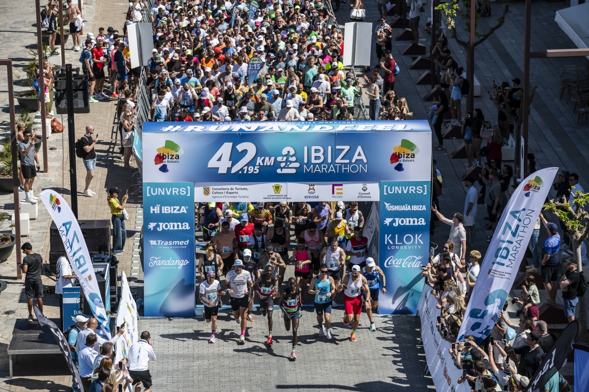 El Santa Eulària Ibiza Marathon celebra una exitosa edición con más de 6.500 participantes y récords en sus pruebas