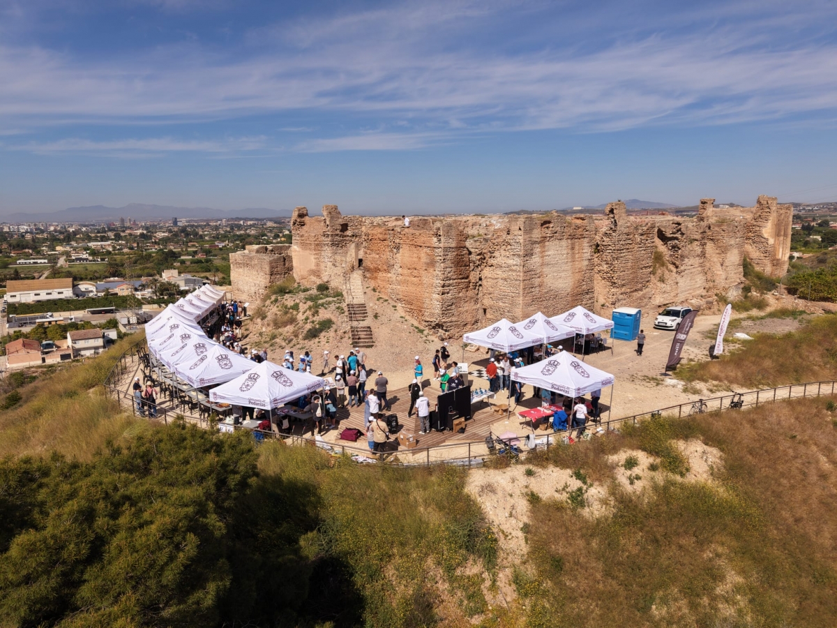 Reinas, afiles y torres se desafían en el gran tablero de ajedrez de las Fortalezas del Rey Lobo