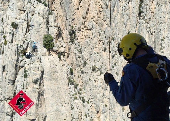 Rescatan a una escaladora en el Puig Campana tras una caída en la que se lesiona ambos tobillos