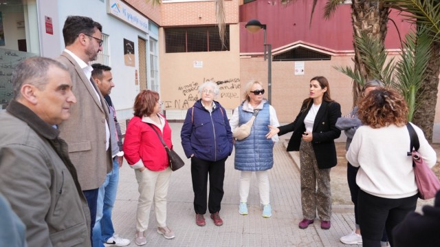 Los vecinos de La Alberca alertan de la falta de limpieza y la acumulación de residuos en la pedanía