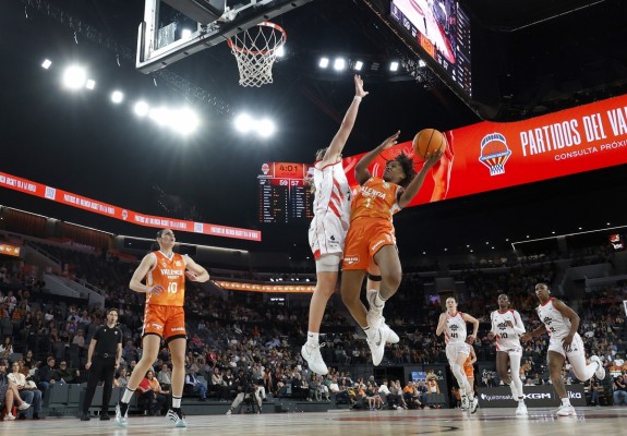 Derrota de Valencia Basket en el último partido de liga regular en el Roig Arena 