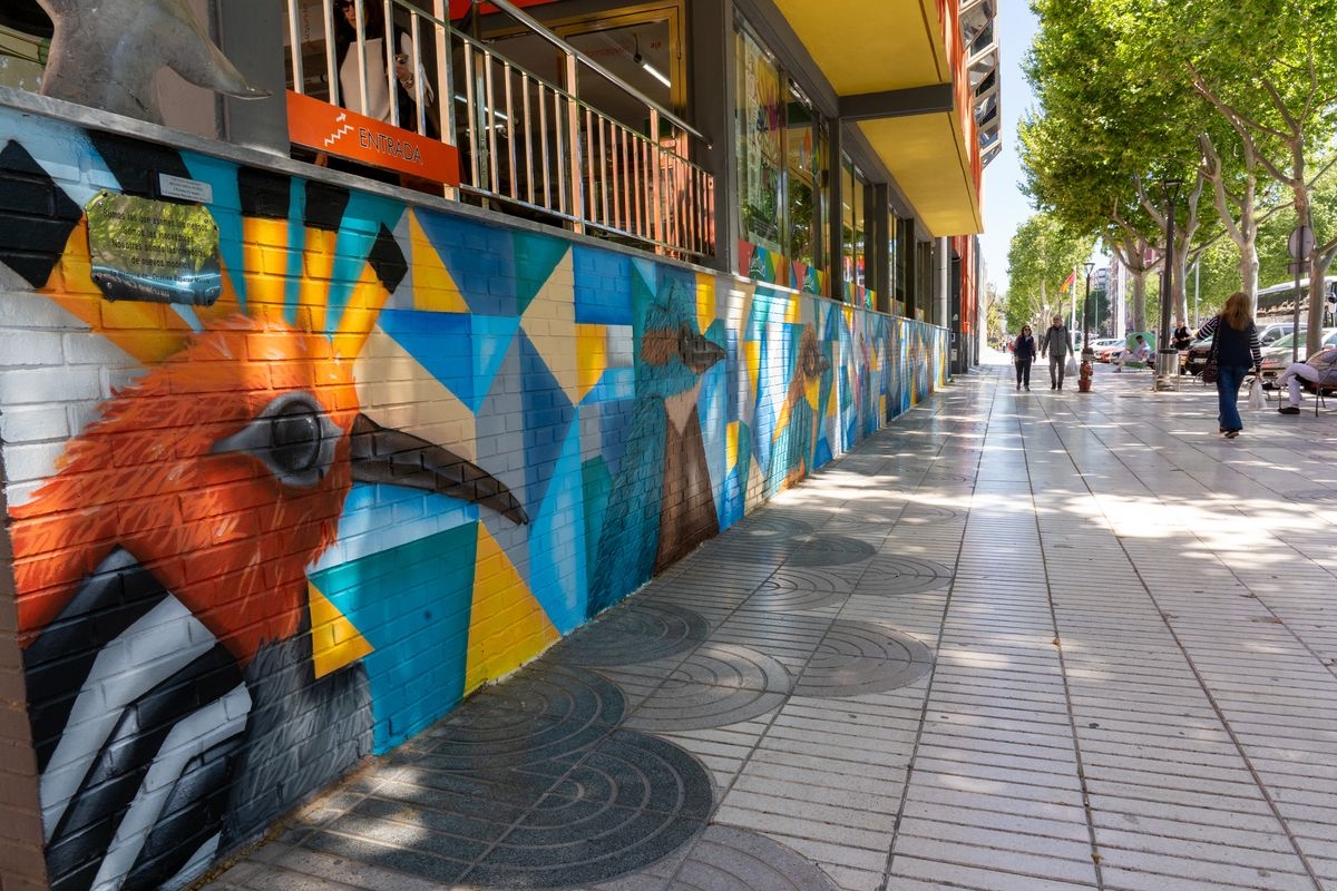 Mural en la fachada de Juventud, en Cartagena