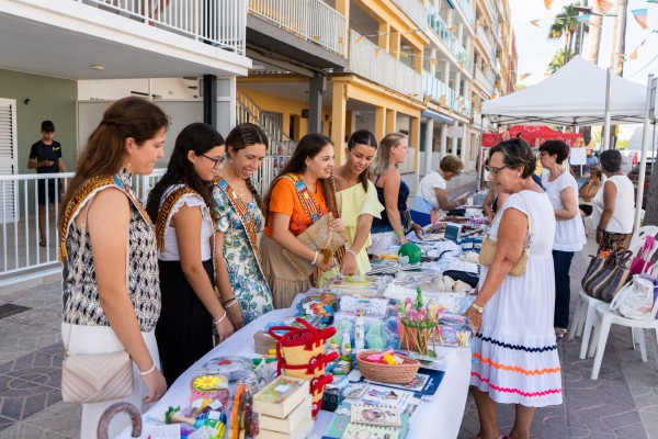 Nules comença les festes de la Mar amb la fira d'oportunitats com a protagonista