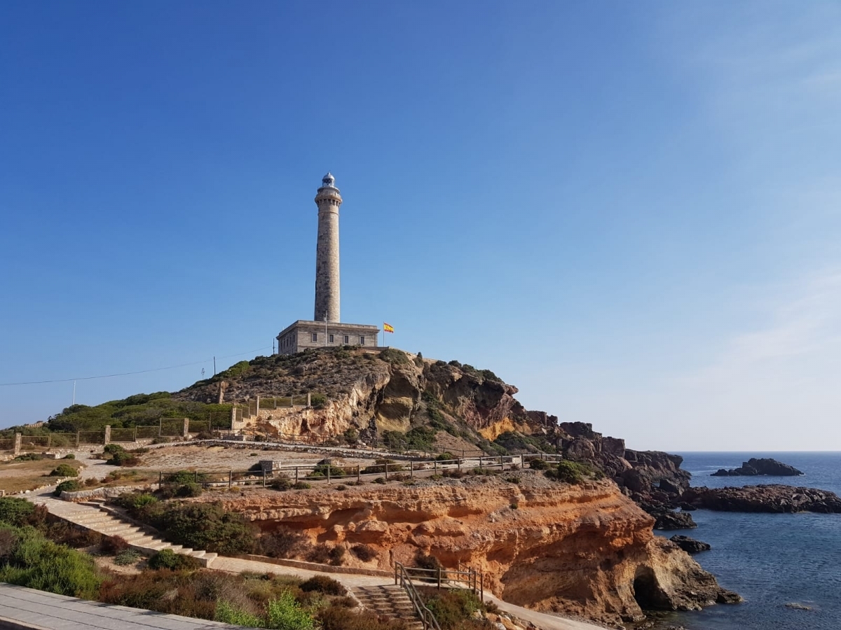 El faro de Cabo de Palos se transforma con nuevos accesos y miradores tras una inversión de 467.000 euros
