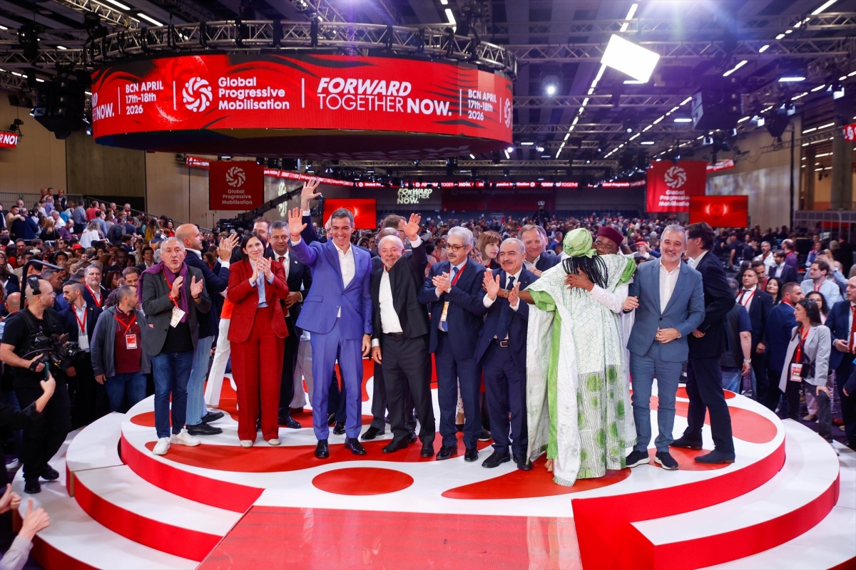 Foto de familia en el cierre de la cumbre.