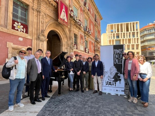 Murcia saca la música a la calle: los pianos vuelven a sonar en el corazón de la ciudad.