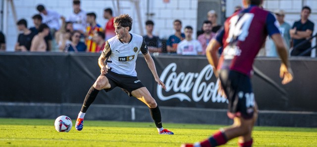 A Meriton se le atraganta la venta de Javi Guerra