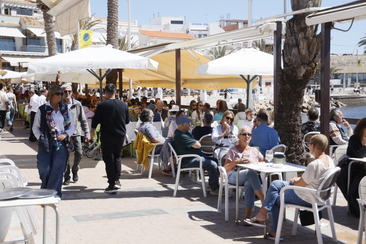 El éxito turístico asfixia la movilidad en Cabo de Palos