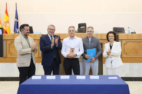 La Diputación entrega los premios a los proyectos arquitectónicos ganadores del Concurso del Palacio de Congresos de Elche