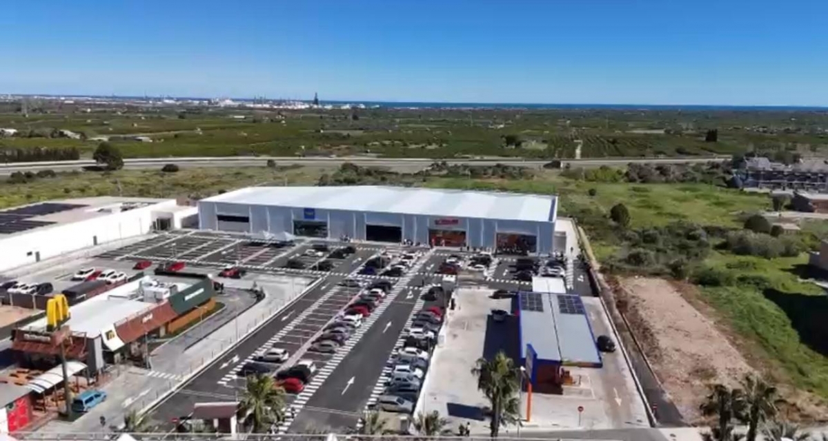 Ocho millones de inversión y 15.000 metros cuadrados: Almassora recupera la zona de Peris Agost con un nuevo parque comercial