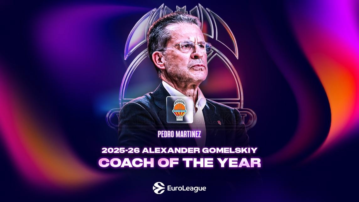 Pedro Martínez, galardonado con el trofeo Alexander Gomelskiy al entrenador del año en la EuroLeague