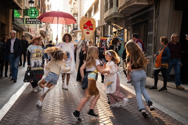 Donde lo efímero deja huella y el arte sucede: la Nit de l'Art cumple 18 respondiendo de qué está hecho lo irrepetible