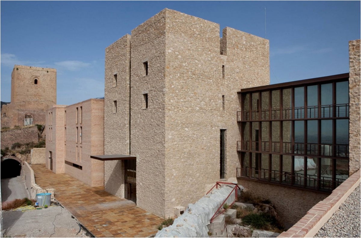 Reclaman al Gobierno de España ayudas para revitalizar los comercios y los bares de Lorca afectados por las obras del AVE