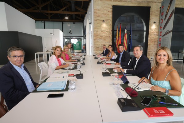 El Consell aprueba el recurso contra Sánchez por no convocar la Conferencia de Presidentes