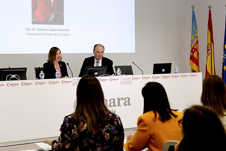 El Gobierno anima a reforzar las relaciones con Argelia para diversificar las exportaciones y el suministro de energía