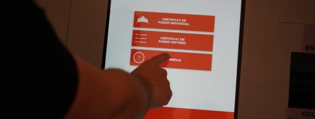 Xàtiva instala un quiosco de trámites automáticos para simplificar la atención a la ciudadanía