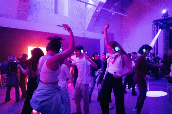 Una discoteca silenciosa en el Centre del Carme