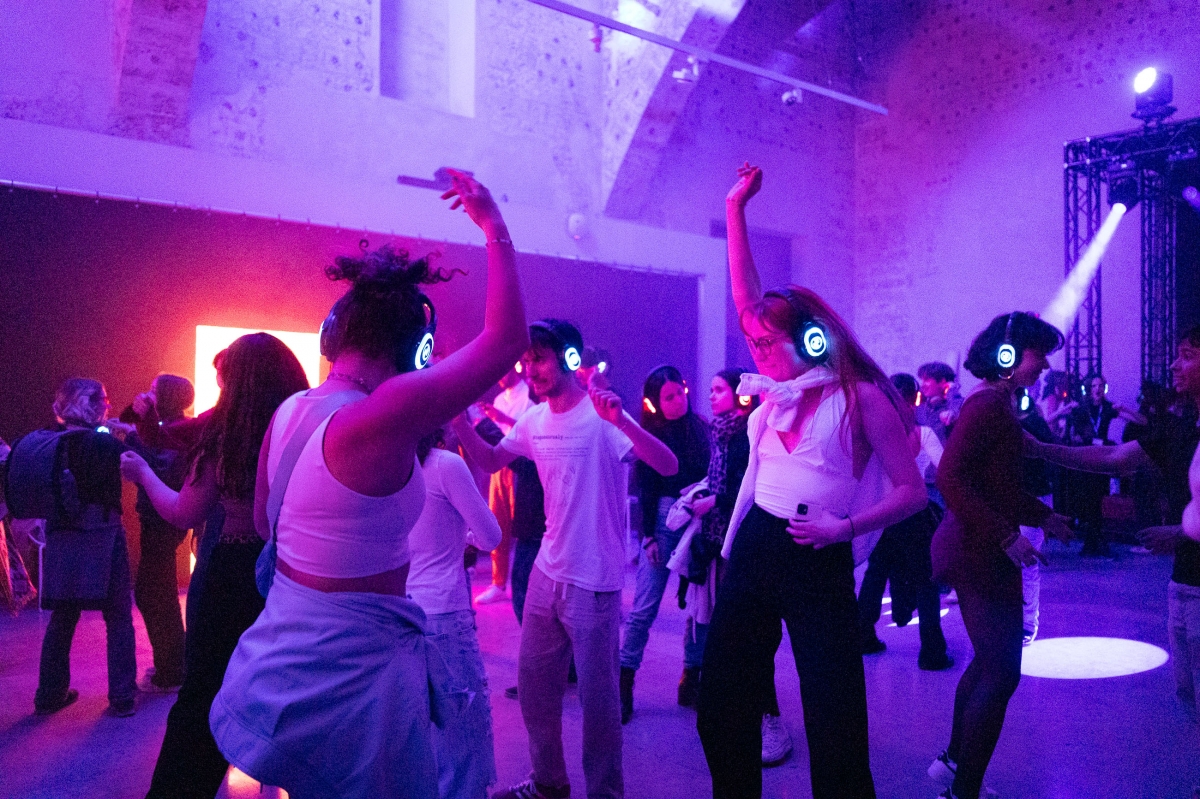 Música y ópera | Una discoteca silenciosa en el Centre del Carme