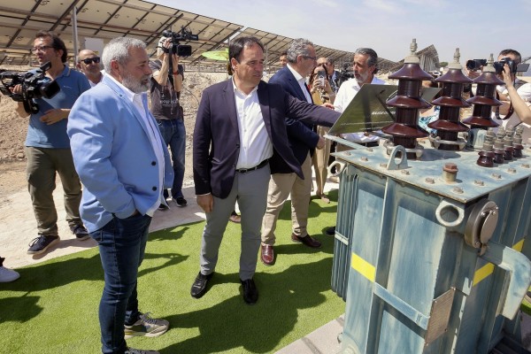 Pérez Llorca aboga en Albatera por las renovables ante la incertidumbre por la guerra en Irán