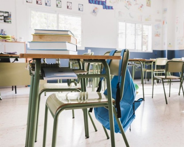 Denuncian que editoriales ofrecen instalar aire acondicionado en colegios de Murcia: 